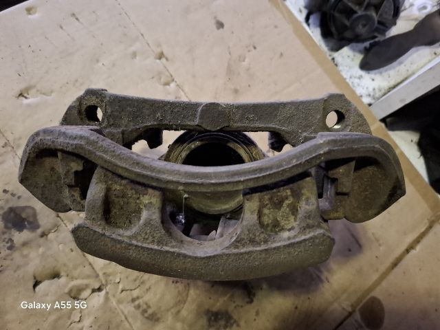 bontott MERCEDES-BENZ VITO Jobb első Féknyereg Munkahengerrel