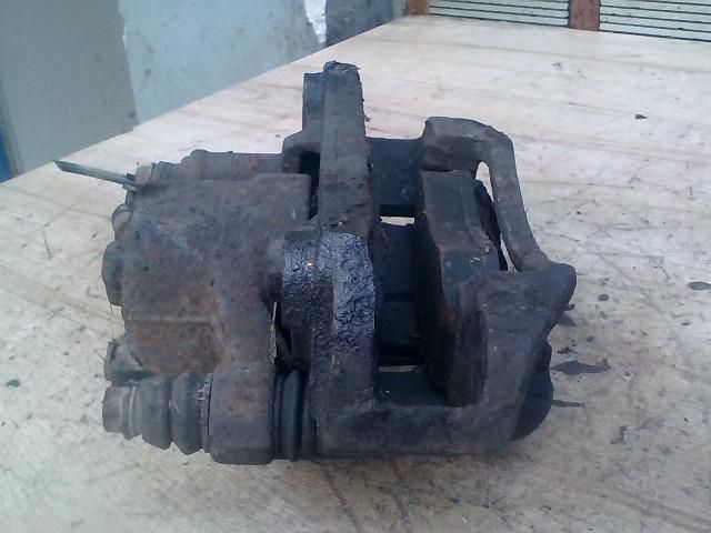 bontott MERCEDES-BENZ VITO Jobb első Féknyereg Munkahengerrel