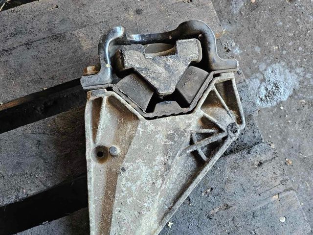 bontott MERCEDES-BENZ VITO Motor Tartó Bak (Pozíciófüggetlen)