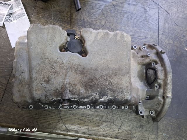 bontott MERCEDES-BENZ VITO Olajteknő