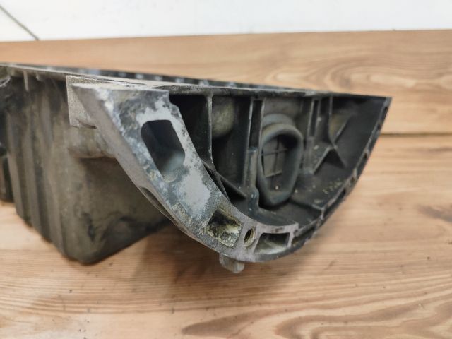 bontott MERCEDES-BENZ VITO Olajteknő