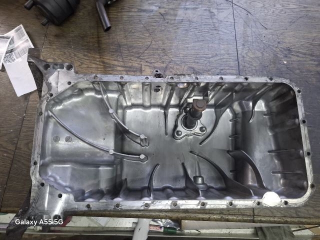 bontott MERCEDES-BENZ VITO Olajteknő