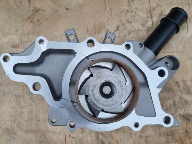 bontott MERCEDES-BENZ VITO Vízpumpa