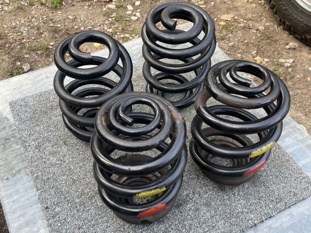 bontott MERCEDES-BENZ VITO Hátsó Rugó