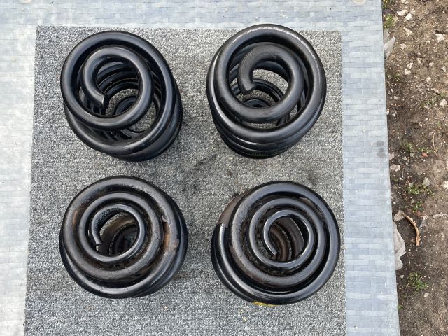 bontott MERCEDES-BENZ VITO Hátsó Rugó