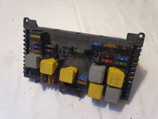 bontott MERCEDES-BENZ VITO Biztosítéktábla Motortér