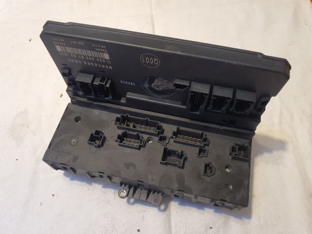 bontott MERCEDES-BENZ VITO Biztosítéktábla Motortér