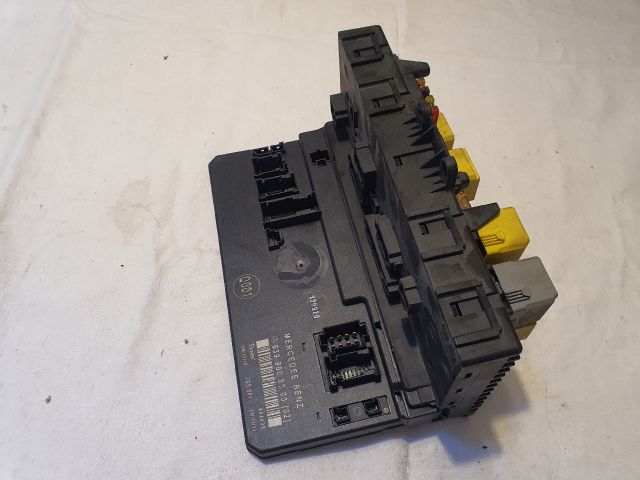 bontott MERCEDES-BENZ VITO Biztosítéktábla Motortér