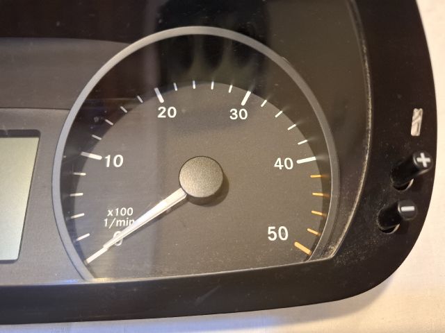 bontott MERCEDES-BENZ VITO Kilométeróra