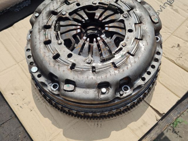 bontott MERCEDES-BENZ VITO Kuplung Szett Lendkerékkel