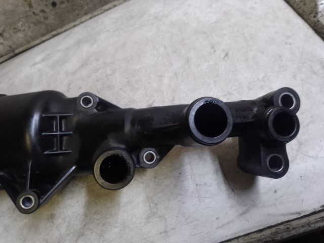 bontott MERCEDES-BENZ VITO Olajszűrő Ház