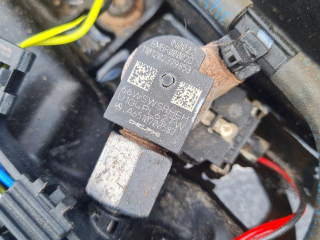 bontott MERCEDES-BENZ VITO Porlasztó (1 db)