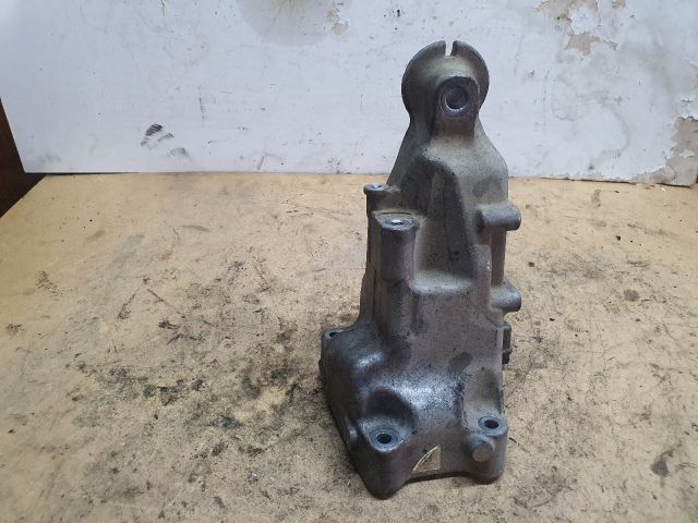 bontott MERCEDES-BENZ VITO Motor Tartó Bak (Fém)