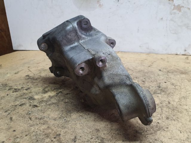 bontott MERCEDES-BENZ VITO Motor Tartó Bak (Fém)