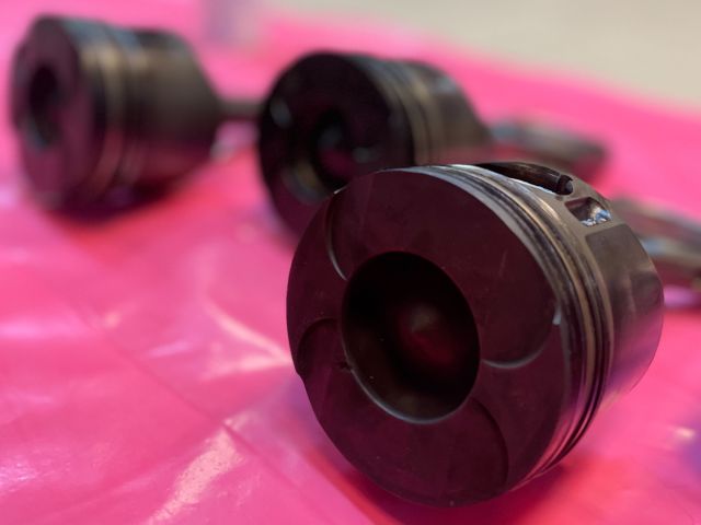 bontott MERCEDES-BENZ VITO Dugattyú és Hajtókar