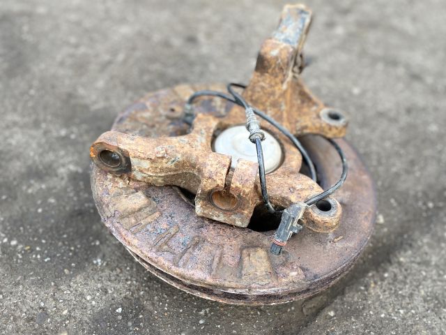 bontott MERCEDES-BENZ VITO Jobb első Csonkállvány Kerékaggyal