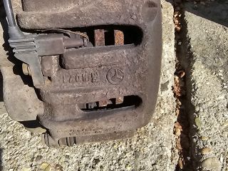 bontott MERCEDES-BENZ VITO Jobb első Féknyereg Munkahengerrel