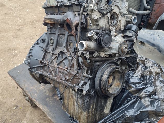 bontott MERCEDES-BENZ VITO Motor (Fűzött blokk hengerfejjel)