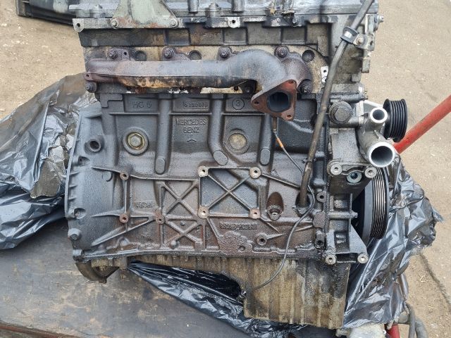 bontott MERCEDES-BENZ VITO Motor (Fűzött blokk hengerfejjel)
