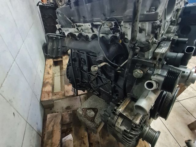 bontott MERCEDES-BENZ VITO Motor (Fűzött blokk hengerfejjel)