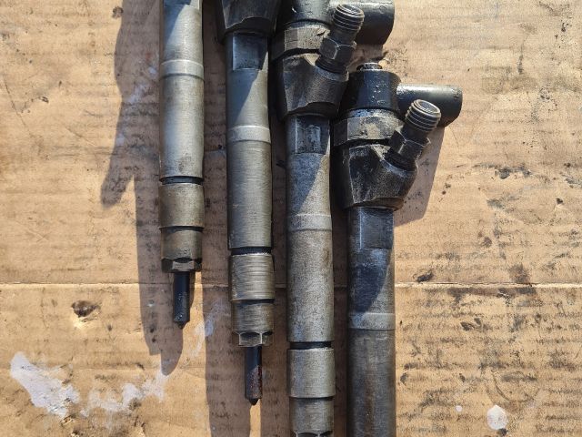 bontott MERCEDES-BENZ VITO Porlasztó (1 db)