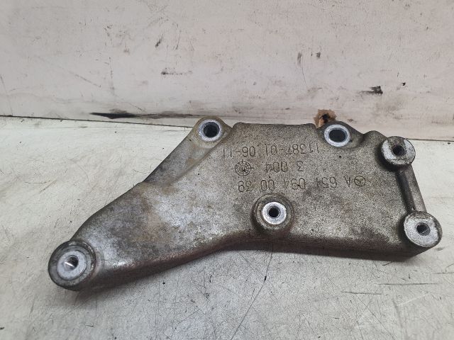 bontott MERCEDES-BENZ VITO Motor Tartó Bak (Fém)