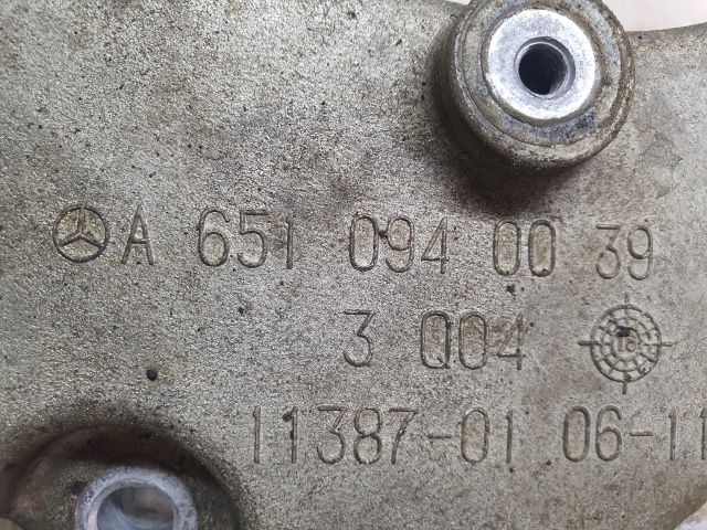 bontott MERCEDES-BENZ VITO Motor Tartó Bak (Fém)