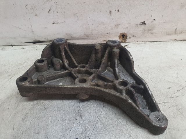 bontott MERCEDES-BENZ VITO Motor Tartó Bak (Fém)