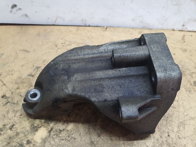 bontott MERCEDES-BENZ VITO Motor Tartó Bak (Fém)