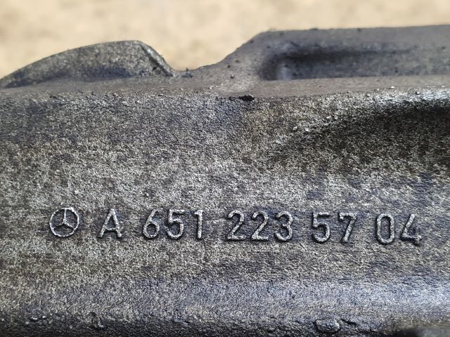 bontott MERCEDES-BENZ VITO Motor Tartó Bak (Fém)