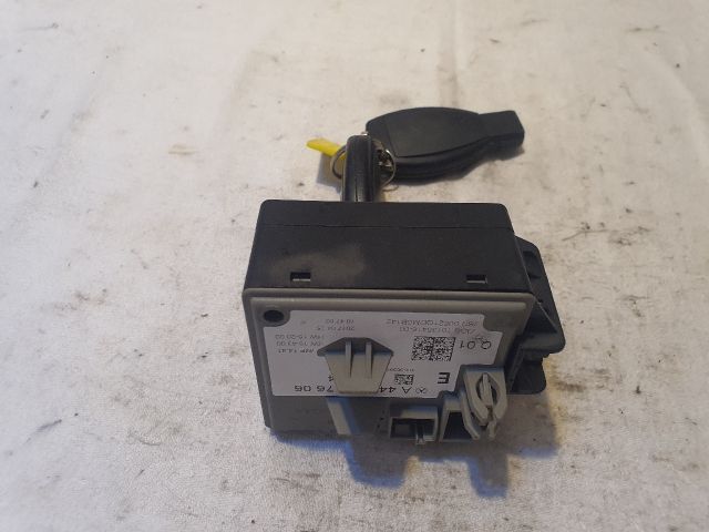 bontott MERCEDES-BENZ VITO Gyújtáskapcsoló Házzal