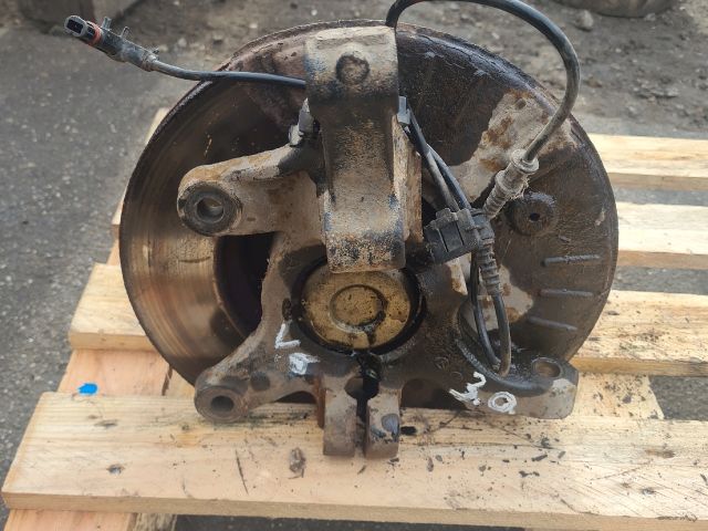 bontott MERCEDES-BENZ VITO Bal első Csonkállvány Kerékaggyal