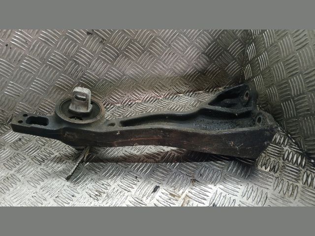 bontott MERCEDES-BENZ VITO Differenciálmű Tartó Bak