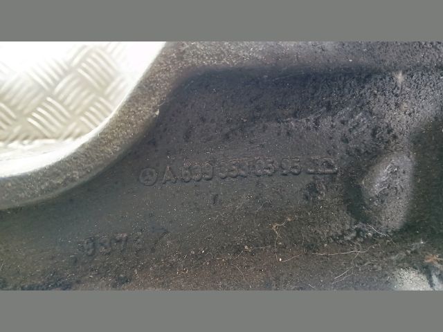 bontott MERCEDES-BENZ VITO Differenciálmű Tartó Bak