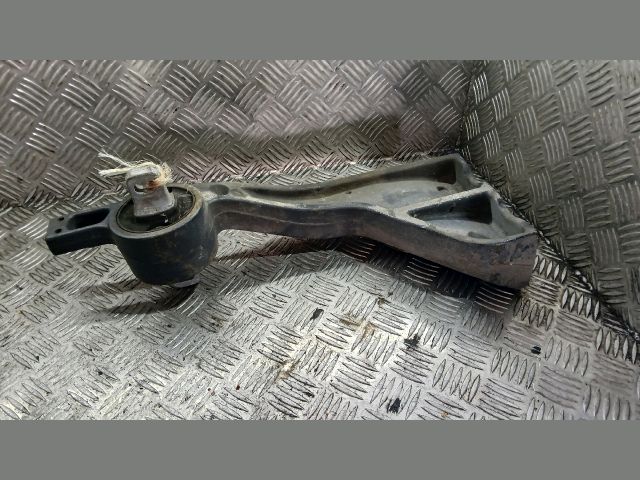 bontott MERCEDES-BENZ VITO Differenciálmű Tartó Bak