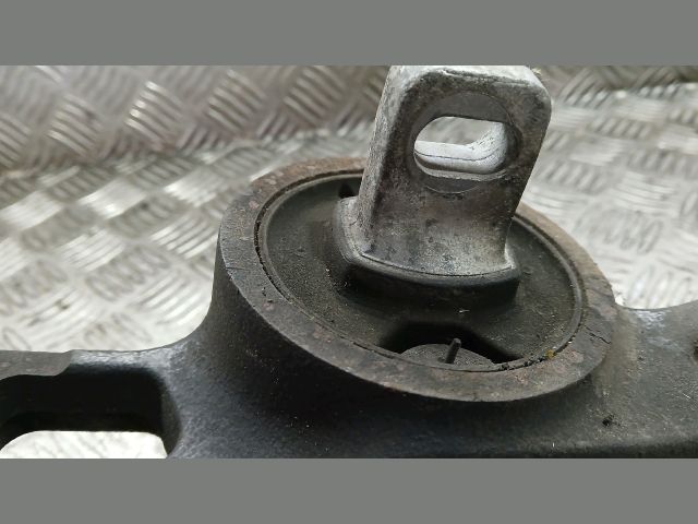 bontott MERCEDES-BENZ VITO Differenciálmű Tartó Bak