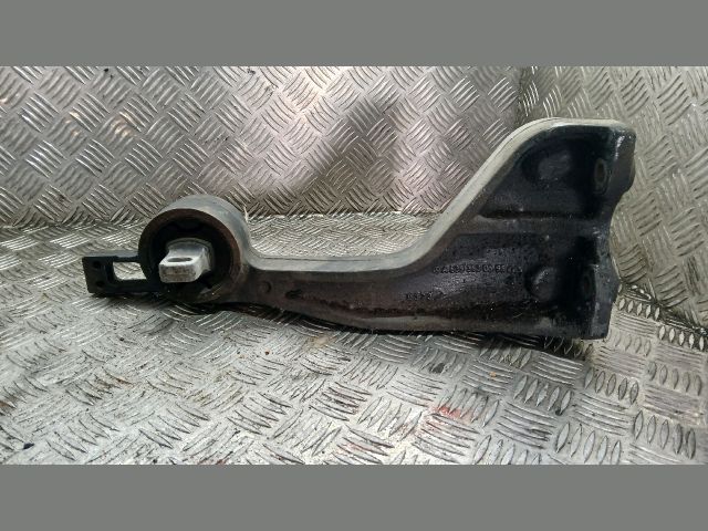 bontott MERCEDES-BENZ VITO Differenciálmű Tartó Bak