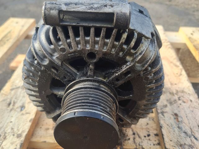 bontott MERCEDES-BENZ VITO Generátor