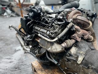 bontott MERCEDES-BENZ VITO Motor (Fűzött blokk hengerfejjel)