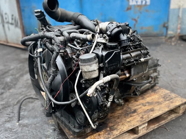 bontott MERCEDES-BENZ VITO Motor (Fűzött blokk hengerfejjel)