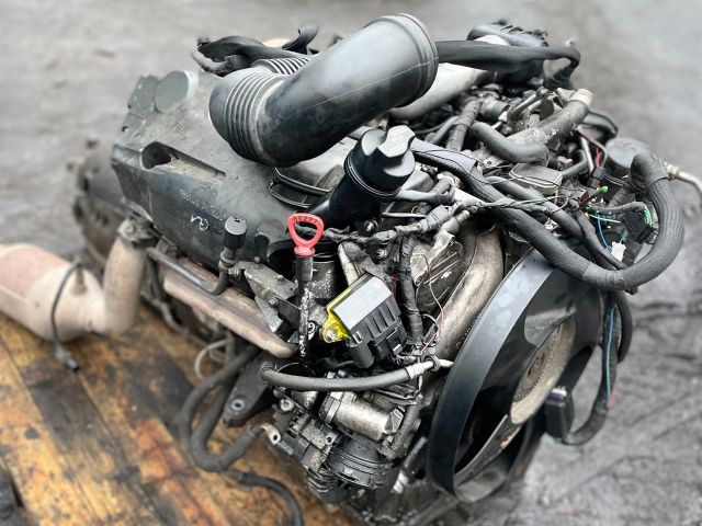 bontott MERCEDES-BENZ VITO Motor (Fűzött blokk hengerfejjel)