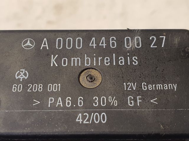 bontott MERCEDES-BENZ VITO Ablaktörlő Relé