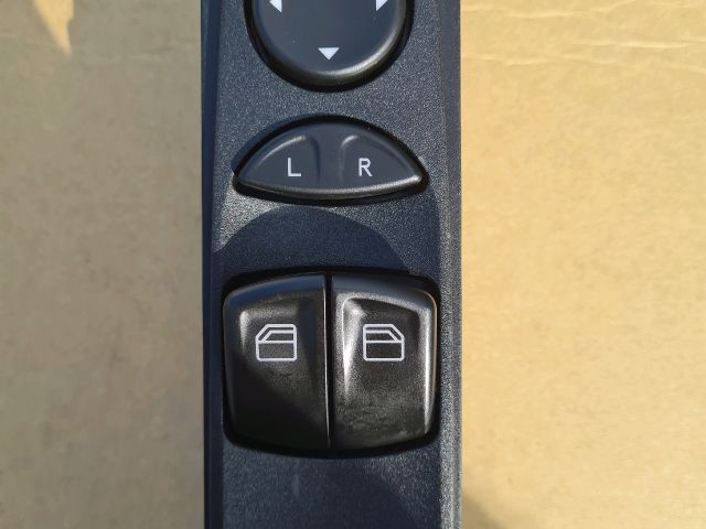 bontott MERCEDES-BENZ VITO Bal első Ablakemelő Kapcsoló Keret