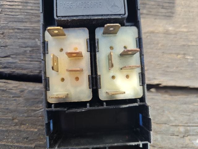 bontott MERCEDES-BENZ VITO Bal első Ablakemelő Kapcsoló