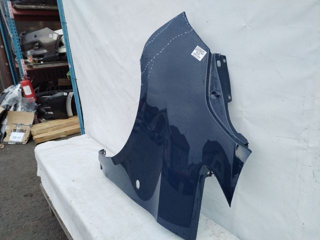 bontott MERCEDES-BENZ VITO Bal első Sárvédő