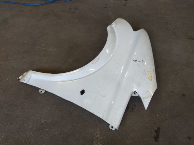 bontott MERCEDES-BENZ VITO Bal első Sárvédő