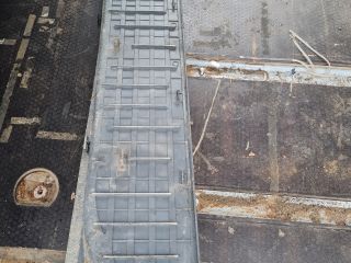 bontott MERCEDES-BENZ VITO Bal hátsó Belső Küszöb Burkolat