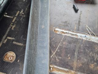 bontott MERCEDES-BENZ VITO Bal hátsó Belső Küszöb Burkolat