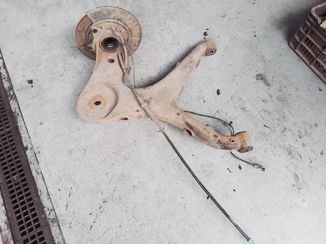 bontott MERCEDES-BENZ VITO Bal hátsó Csonkállvány Kerékaggyal