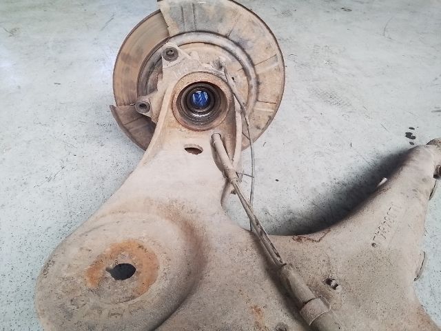 bontott MERCEDES-BENZ VITO Bal hátsó Csonkállvány Kerékaggyal